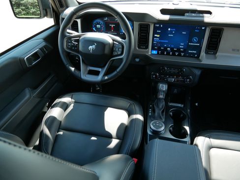 Used 2026 Ford Bronco Outer Banks AWD/4WD image 9