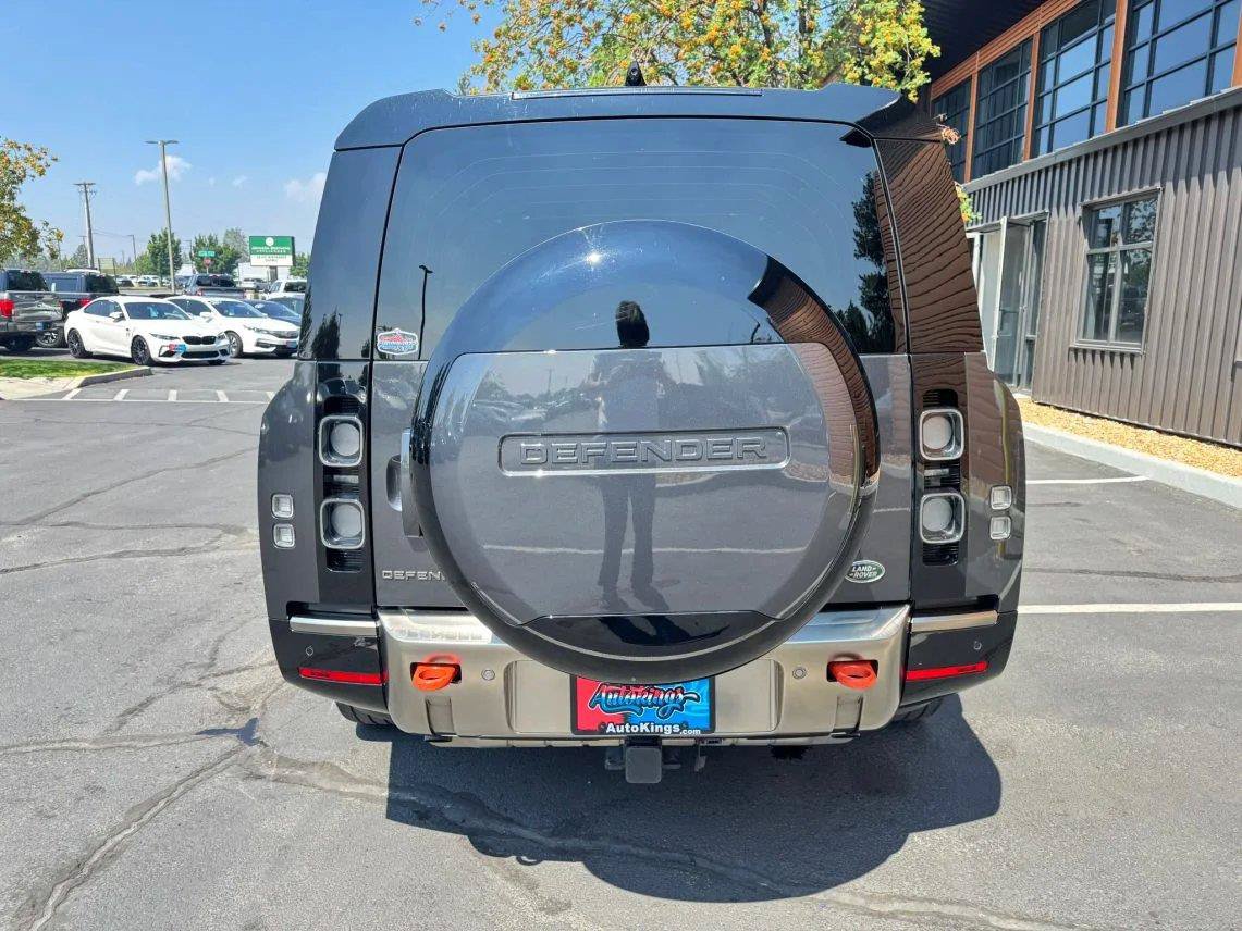 Used 2023 Land Rover Defender 130 X AWD/4WD image 4