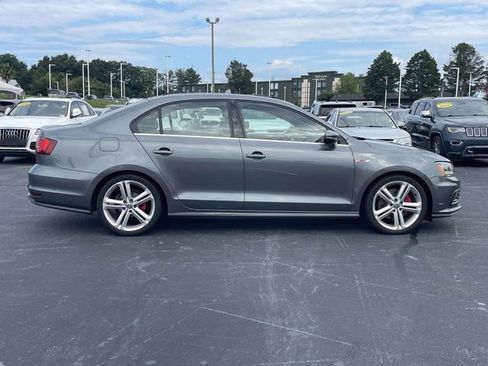 Used 2017 Volkswagen Jetta GLI FWD image 9