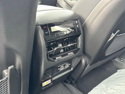 New 2025 Jeep Grand Cherokee L Altitude image 30