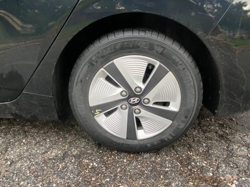 Used 2018 Hyundai Ioniq Blue FWD image 34