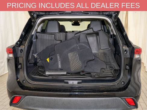 Used 2020 Toyota Highlander XLE FWD image 5