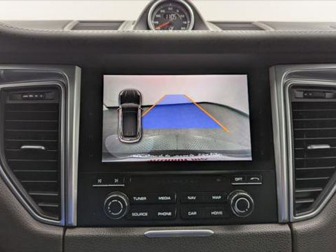 Used 2018 Porsche Macan Turbo w/ Premium Package Plus image 33