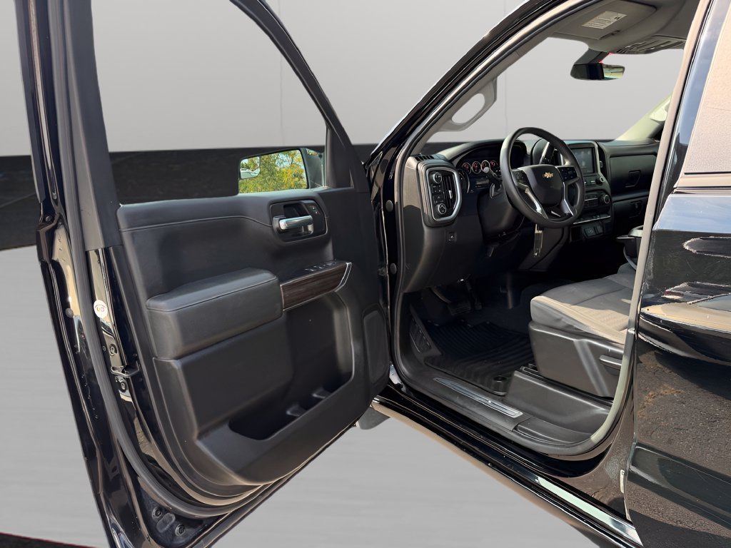 Used 2020 Chevrolet Silverado 1500 LT AWD/4WD image 13