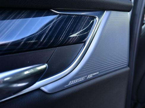 Used 2025 Cadillac XT6 Premium Luxury image 18