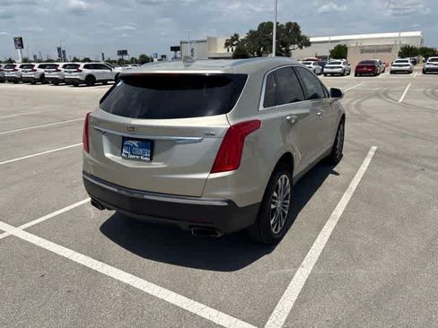 Used 2017 Cadillac XT5 Premium Luxury FWD image 5