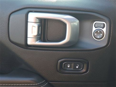 Used 2021 Jeep Wrangler Unlimited Sahara w/ Cold Weather Group image 27