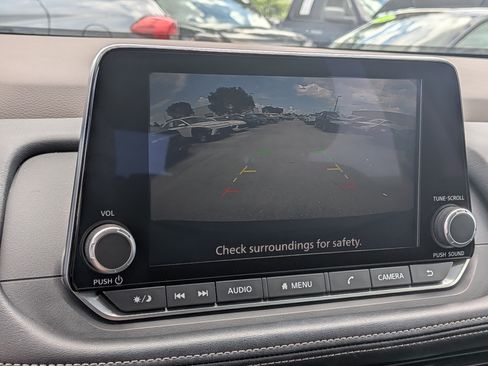 Used 2023 Nissan Rogue S FWD image 32
