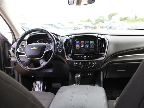 Used 2018 Chevrolet Traverse LT FWD image 14