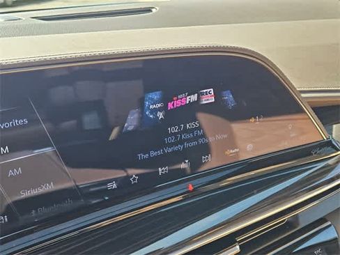 Used 2024 Cadillac Escalade Sport w/ LPO, ONYX Package image 33