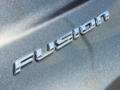 Used 2019 Ford Fusion Titanium FWD image 11