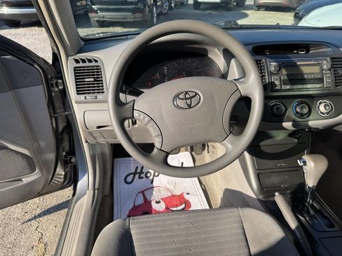 Used 2005 Toyota Camry LE image 21