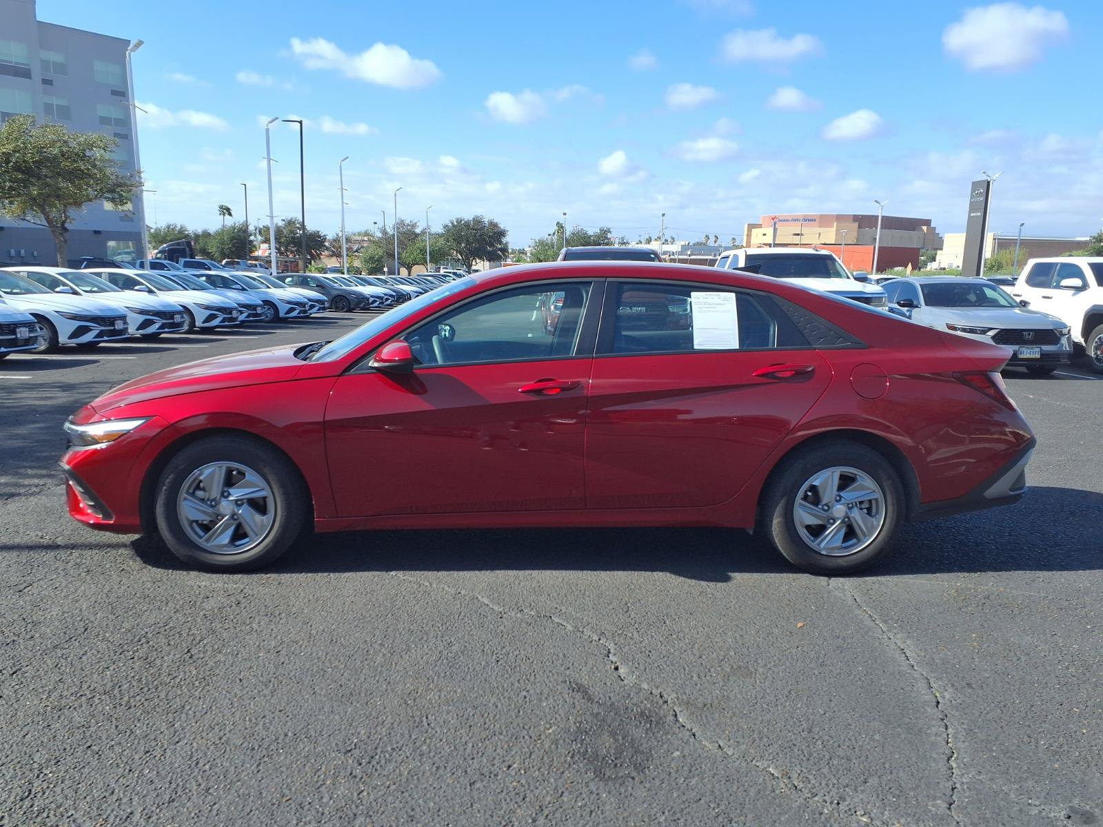 Certified 2026 Hyundai Elantra SE FWD image 2