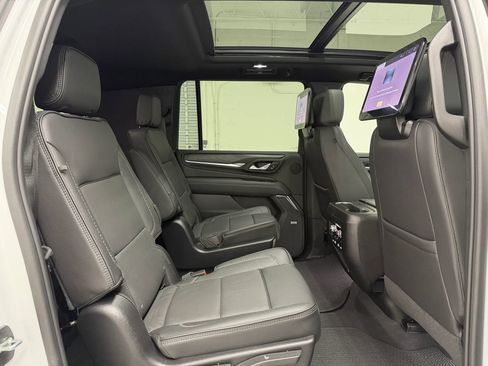 Used 2024 GMC Yukon XL Denali w/ Advanced Technology Package RWD image 17