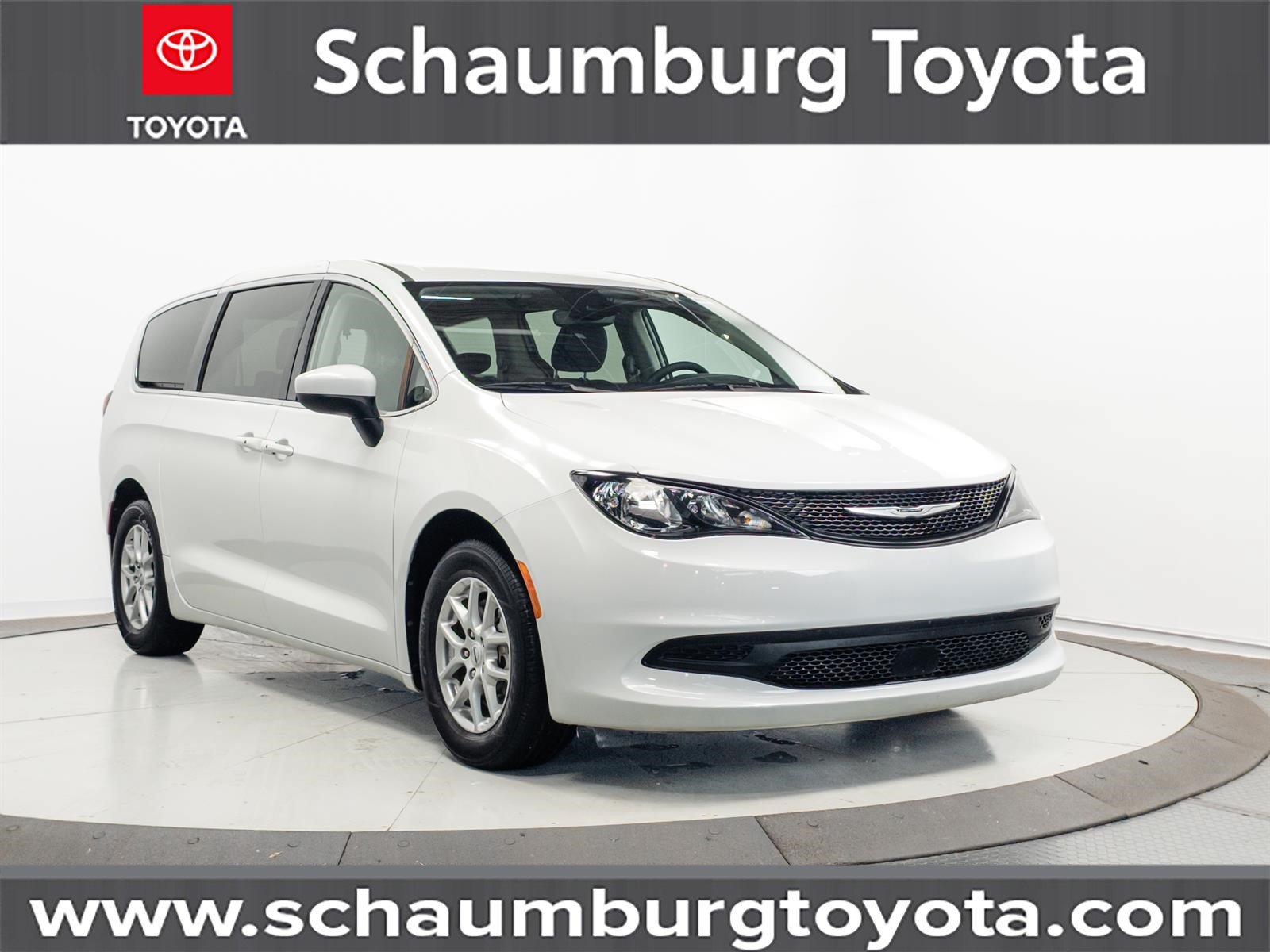Used 2023 Chrysler Voyager LX FWD image 1