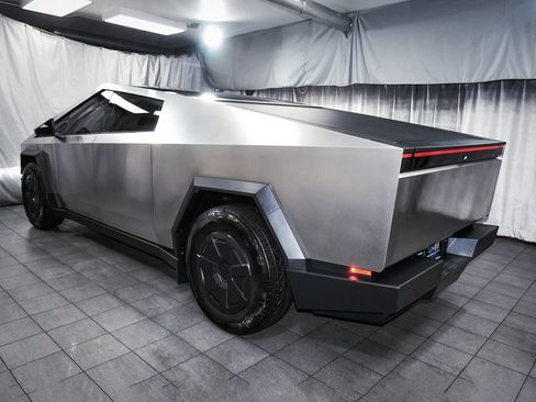 Used 2025 Tesla Cybertruck AWD Crew Cab image 4