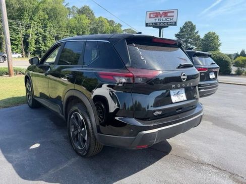 Used 2025 Nissan Rogue SV AWD/4WD image 6
