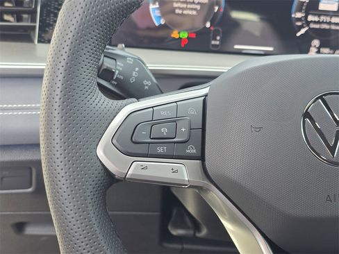 New 2026 Volkswagen Tiguan SE R-Line image 8