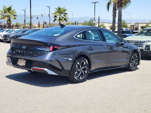 Used 2025 Hyundai Sonata SEL FWD image 4
