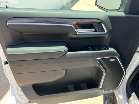 New 2026 Chevrolet Silverado 1500 RST w/ Dark Appearance Package AWD/4WD image 9