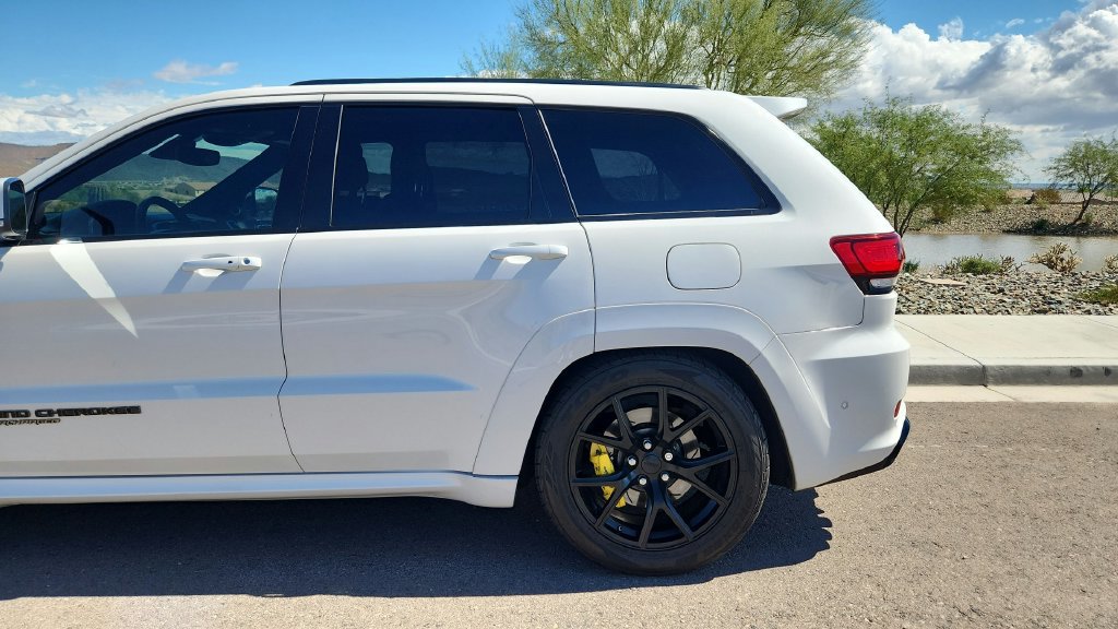 Used 2018 Jeep Grand Cherokee Trackhawk AWD/4WD image 3