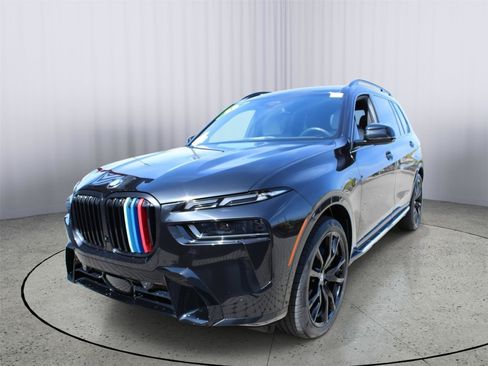 Used 2025 BMW X7 xDrive40i w/ M Sport Package AWD/4WD image 4