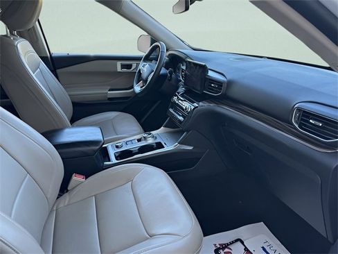 Used 2023 Ford Explorer Limited image 13