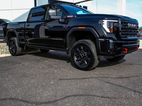 Used 2024 GMC Sierra 3500 AT4 w/ AT4 Premium Plus Package image 3