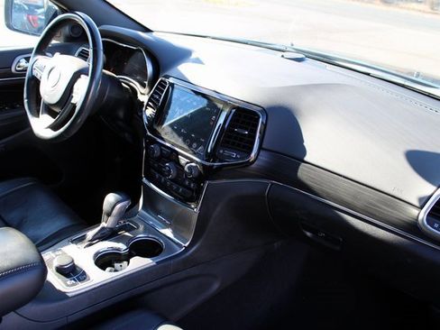 Used 2021 Jeep Grand Cherokee Limited w/ Luxury Group II image 18