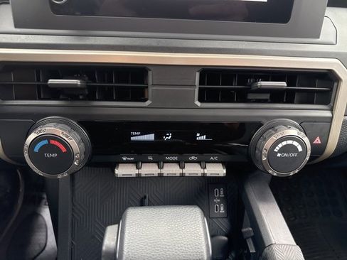 Used 2025 Toyota Tacoma SR image 18