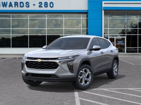 New 2026 Chevrolet Trax LS FWD image 6