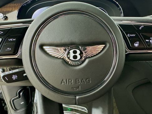 Used 2022 Bentley Bentayga AWD/4WD image 53