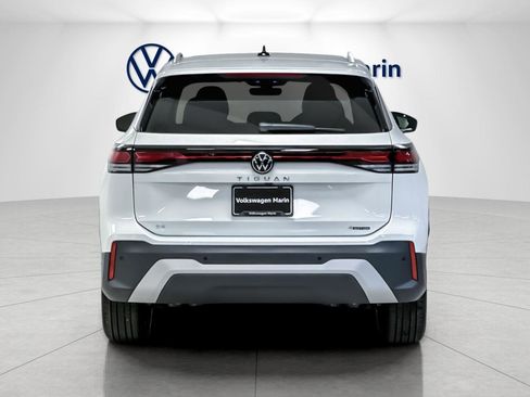 New 2026 Volkswagen Tiguan SE image 4