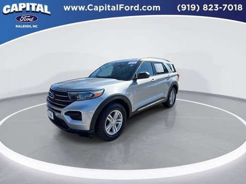 Certified 2022 Ford Explorer XLT image 4