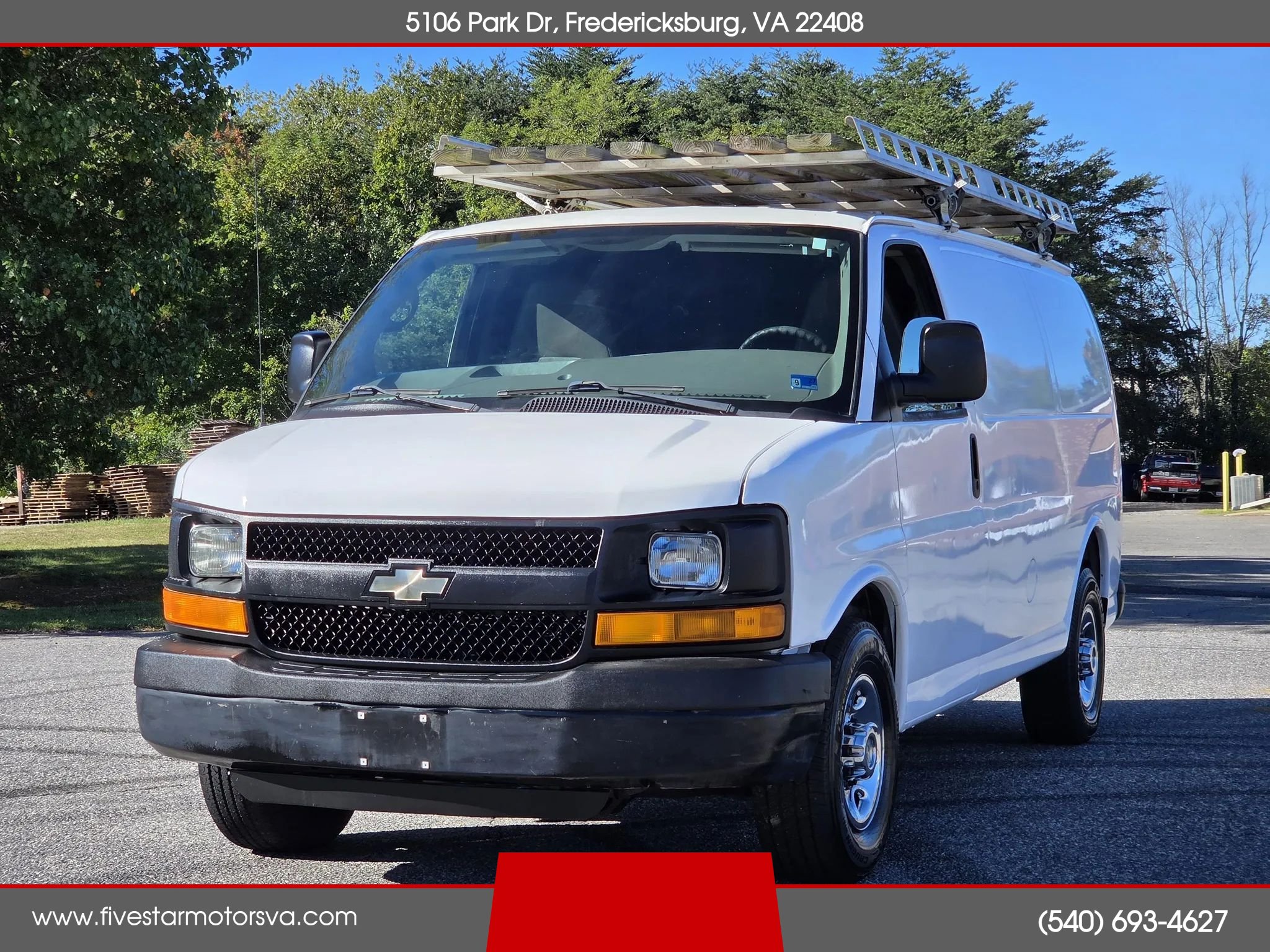 Used 2011 Chevrolet Express 2500 RWD image 1