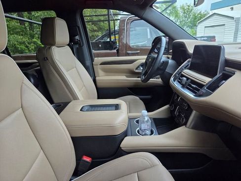 Used 2023 Chevrolet Tahoe Premier w/ Max Trailering Package AWD/4WD image 9
