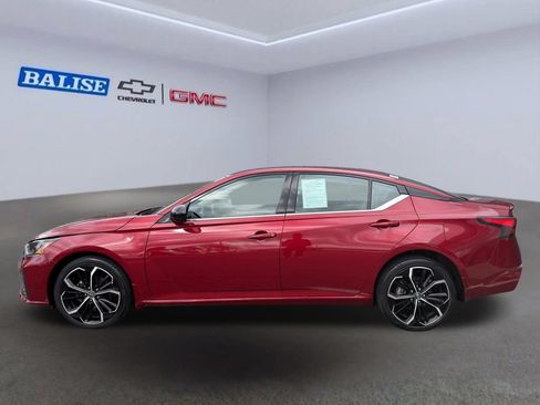 Used 2023 Nissan Altima 2.5 SR w/ SR Premium Package AWD/4WD image 4