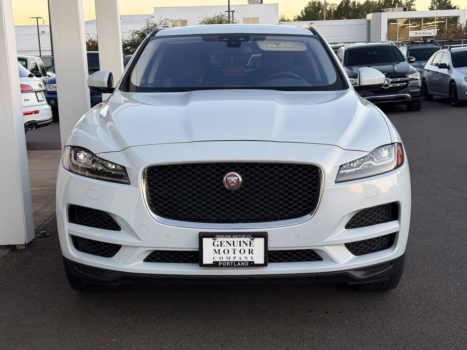 Used 2017 Jaguar F-PACE Prestige AWD/4WD image 2