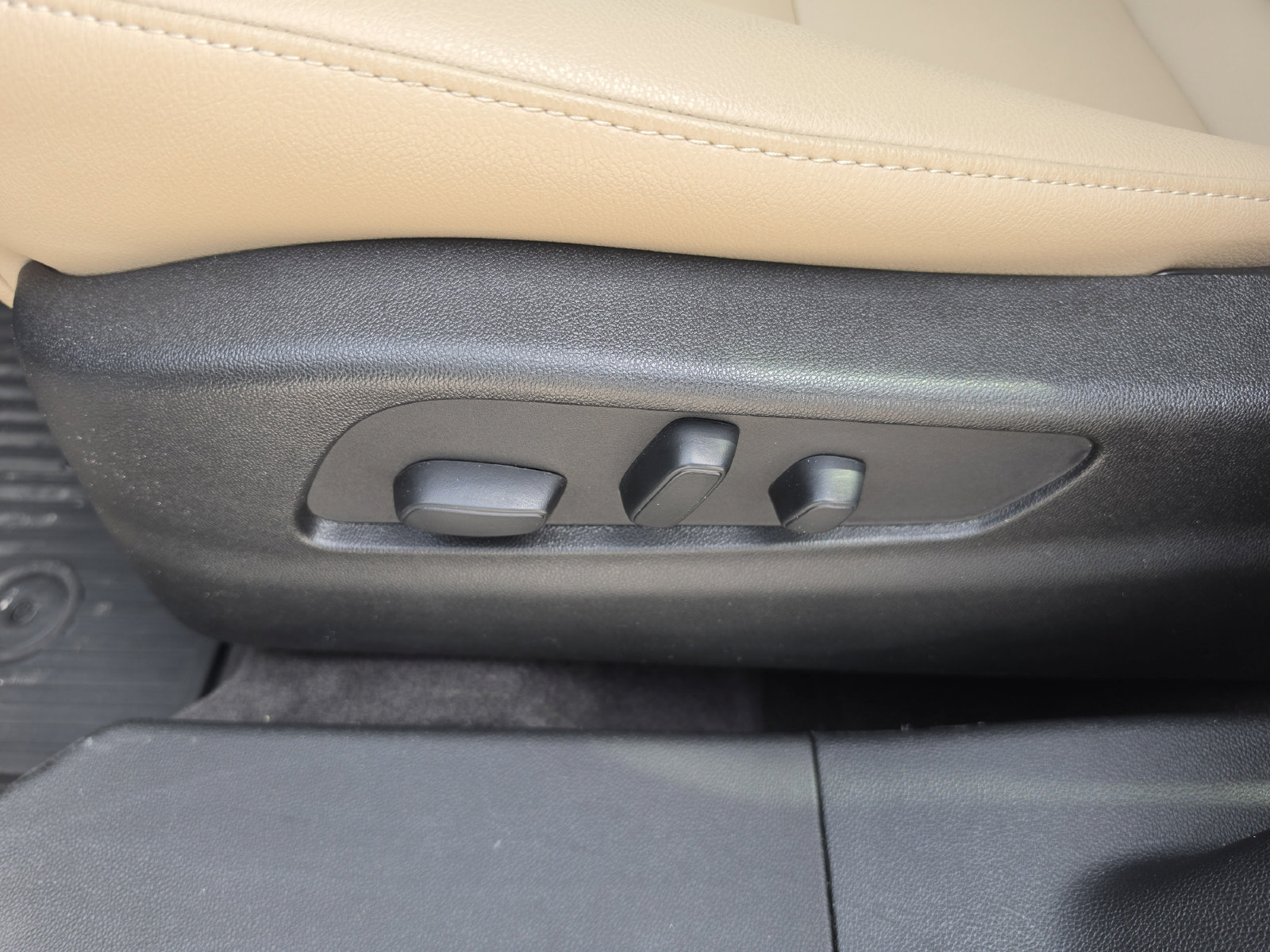 Used 2024 Cadillac XT4 Luxury FWD image 23