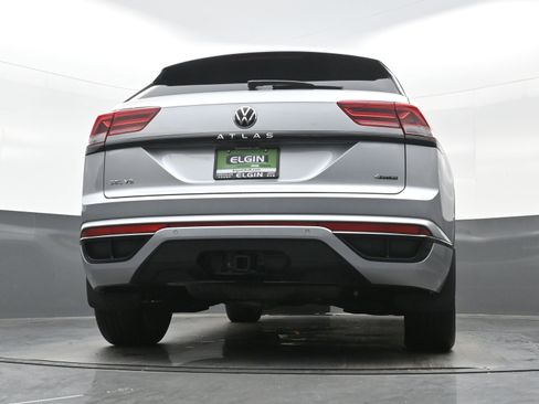 Used 2023 Volkswagen Atlas Cross Sport SEL R-Line image 30