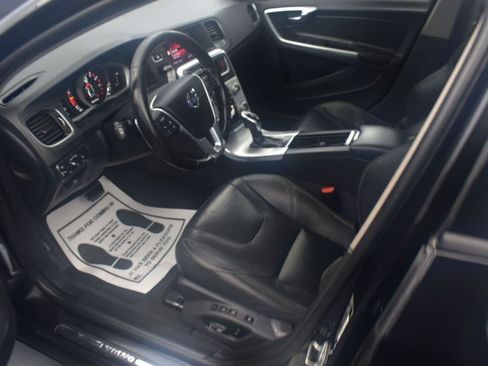 Used 2018 Volvo S60 T5 Dynamic w/ Vision Package image 12