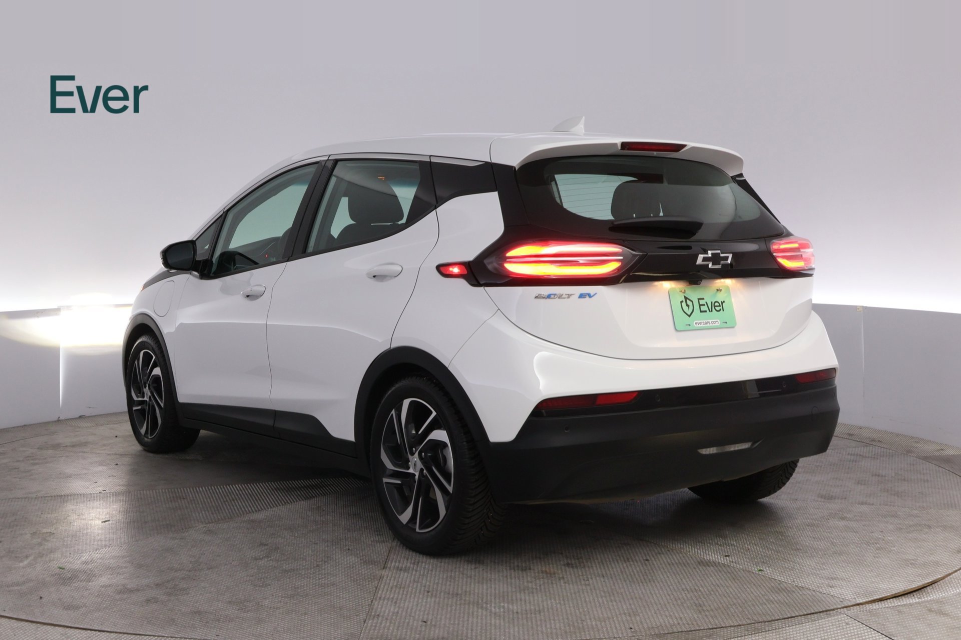 Used 2023 Chevrolet Bolt LT w/ Infotainment Package FWD image 17