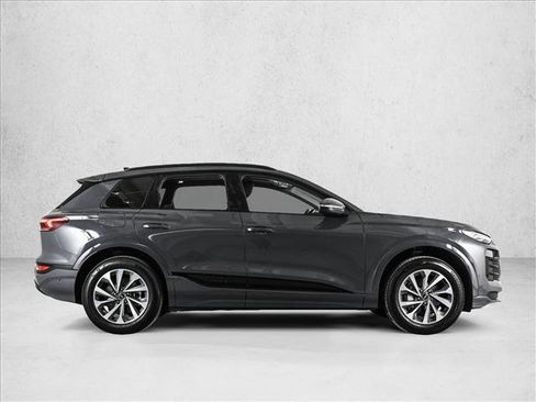 Certified 2025 Audi Q6 e-tron Premium image 4