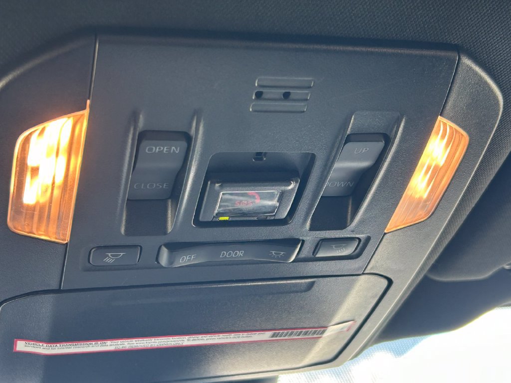Used 2023 Toyota Highlander XSE FWD image 21