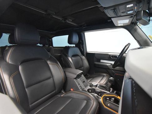 Used 2023 Ford Bronco Badlands w/ Sasquatch Package image 24