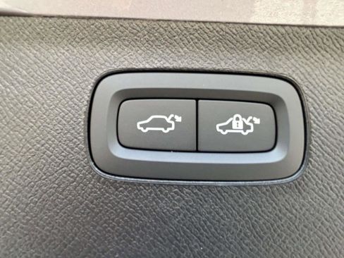 New 2026 Volvo XC90 B6 Plus w/ Protection Package Premier image 10