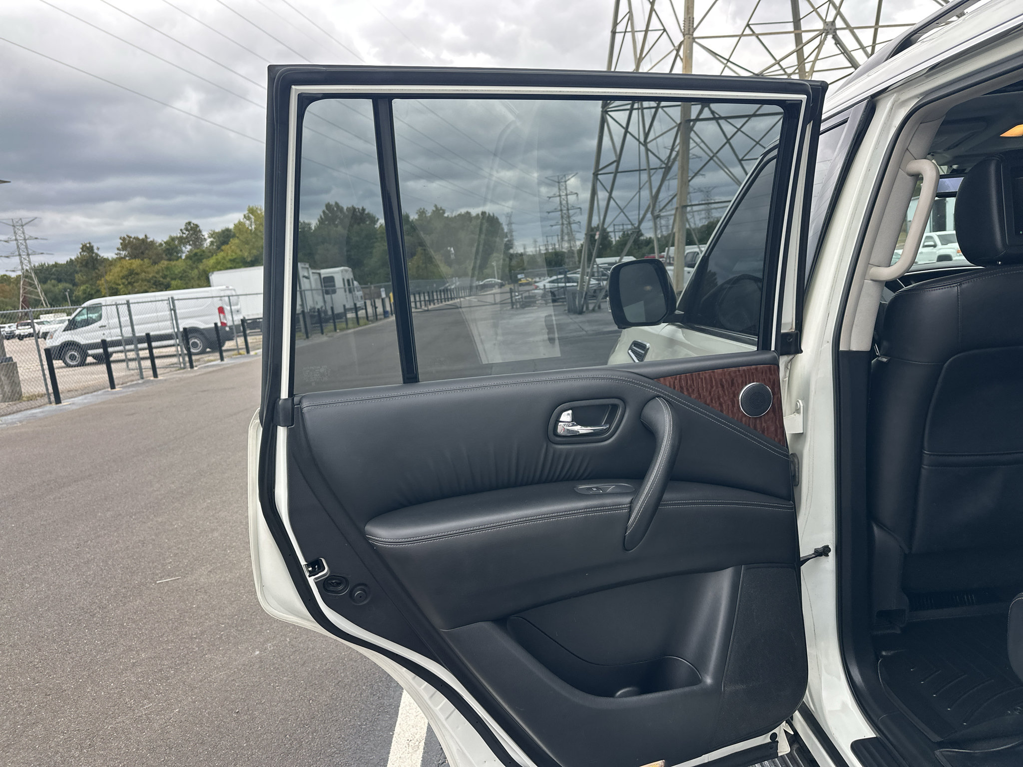 Used 2018 Nissan Armada Platinum w/ Captain Seat Package AWD/4WD image 17