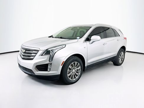 Used 2019 Cadillac XT5 Luxury FWD image 3