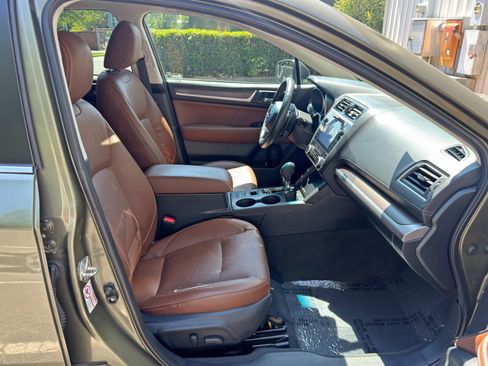 Used 2018 Subaru Outback 2.5i Touring AWD/4WD image 15