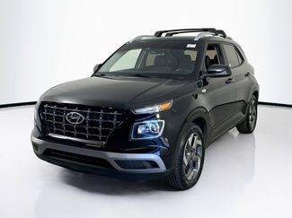 Used 2023 Hyundai Venue SEL video 1